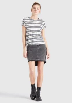 Khujo T-shirts Shirt MATAMA Dames Marine / Wit -Khujo 4bcdecd24d472913af4c1fad5c2fc957