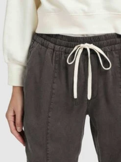 Khujo Pantalons Tapered Broek SANDI Dames Antraciet -Khujo 57d69454fd6ca4391853a8e70b0dd1b1